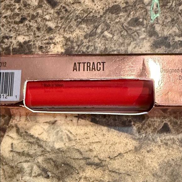 Revolution Salvation Velvet lip Lacquer- Attract - Picture 7 of 7